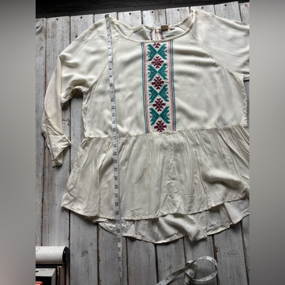 Roxy | Off-White | Embroidered | Keyhole Button | Geo Print | Flowy Top | L - Picture 3 of 14
